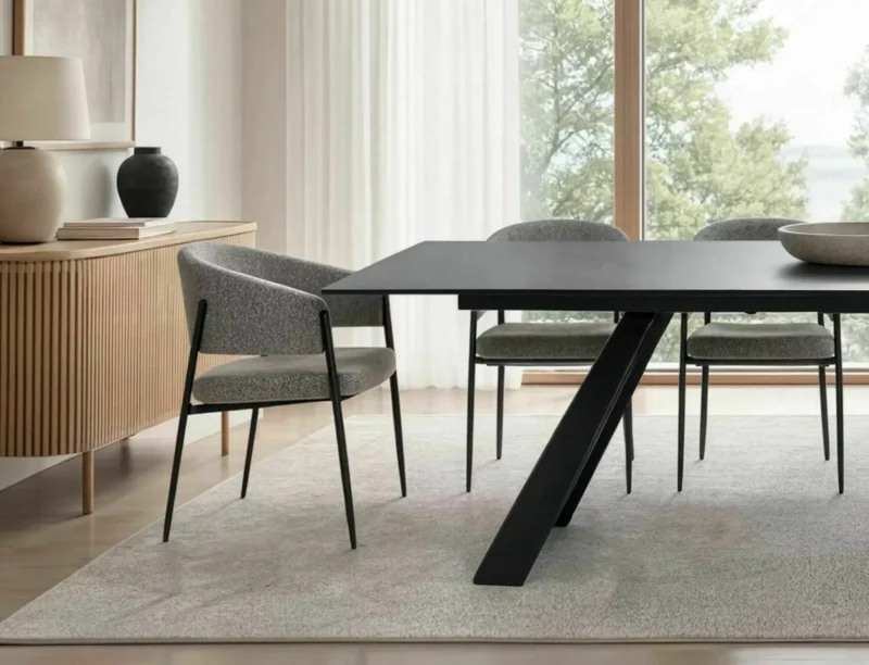 Akita Chair