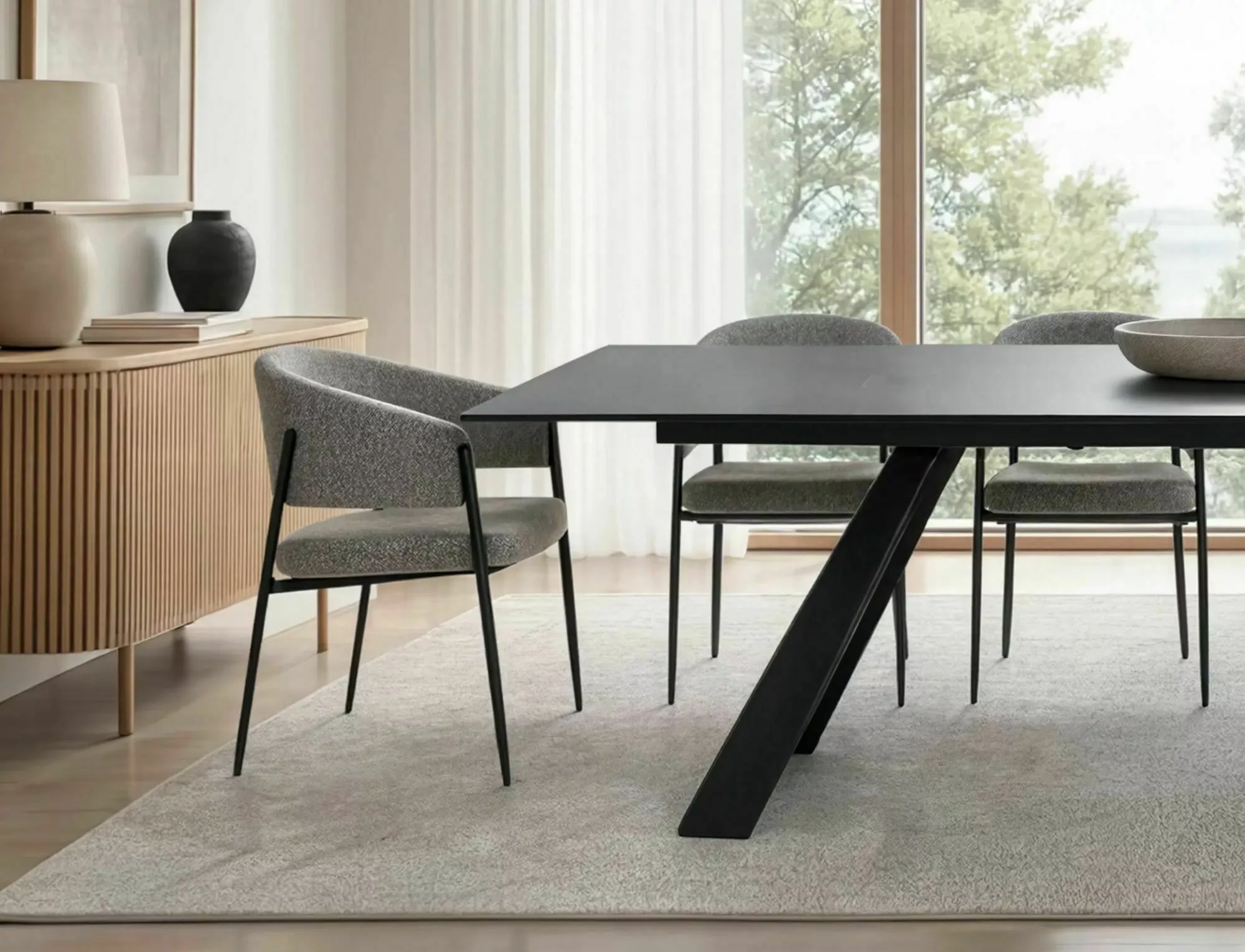 Akita Chair